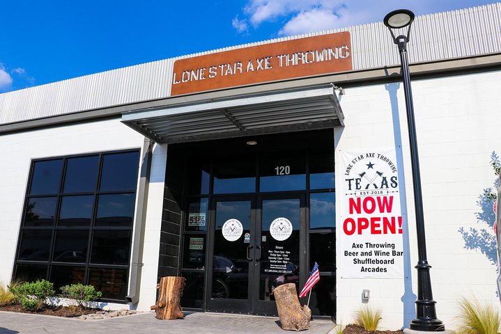 Axe Throwing - thumb 1