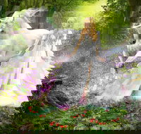 VOTED BEST MAGIC SHOW! Magic, Illusions, Comedy & a Real-Life Unicorn - USA Accommodation