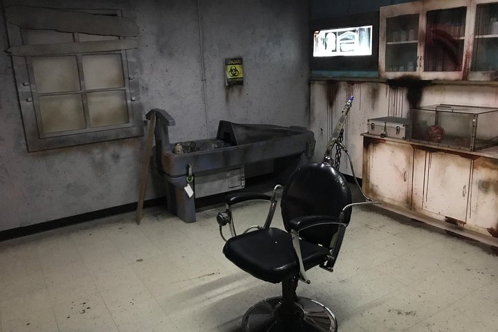 The Undead: Zombie Apocalypse Escape Room At Extreme Escape - thumb 3