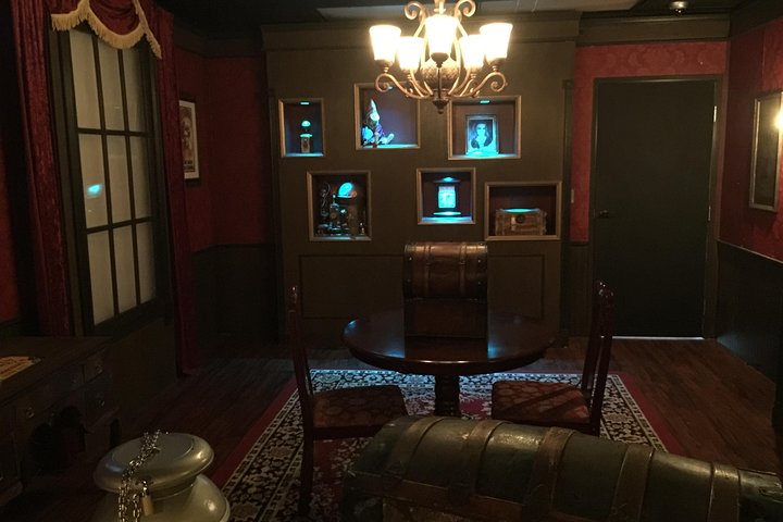 Master Of Illusions Magic & Paranormal Escape Room At Extreme Escape San Antonio - thumb 2