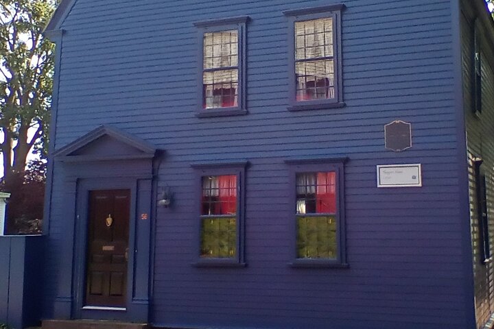 Private Newport Walking Tours - thumb 2