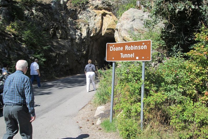 Bus Tour Of Mount Rushmore And The Black Hills - thumb 4