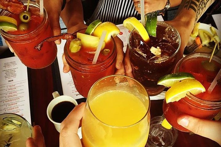 Shem Creek Walking Bar Tour- Small Group - thumb 4