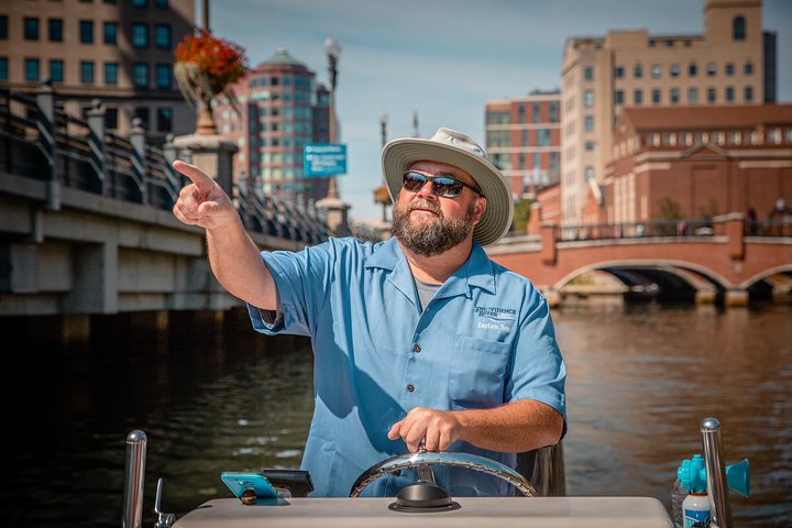 Narrated Boat Tours - thumb 2