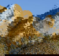 Mount Rushmore and Black Hills Bus Tour with Live Commentary - Students Accommodation