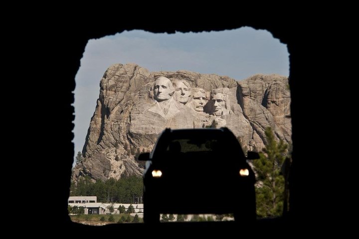 Mount Rushmore And Black Hills Bus Tour With Live Commentary - thumb 1