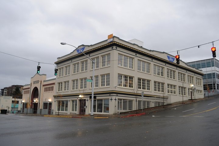Tacoma Scavenger Hunt: Bright Lights, Big Glass - thumb 3