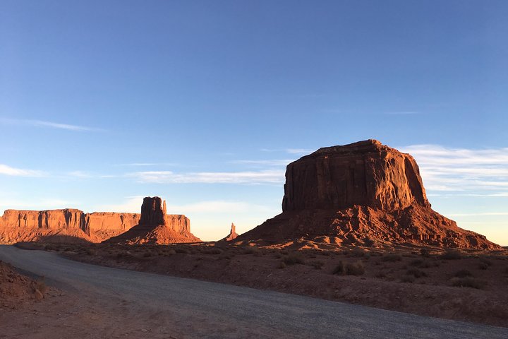 Sunrise Tour Of Monument Valley - thumb 4