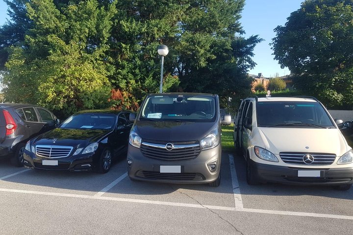 Houston To Houston William P. Hobby Airport (HOU) - Departure Private Transfer - thumb 0