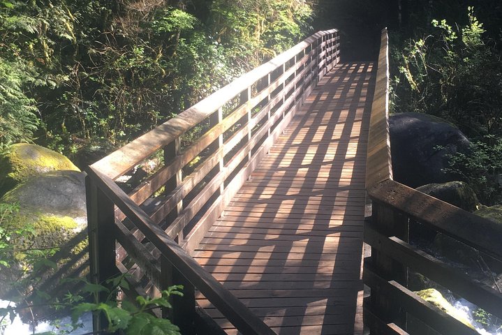 Waterfall Wonderland Hike With Transport - thumb 0