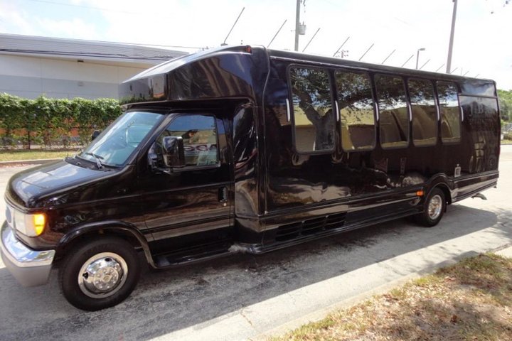 Woodinville Wine Tour By Limousine - thumb 3