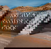 Discover Moab in A Day Arches Canyonlands and Dead Horse Pt - USA Accommodation