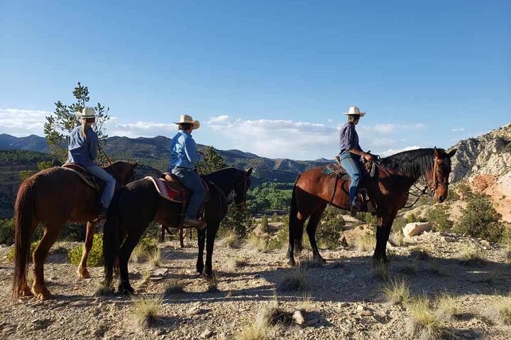East Zion Horse Trail Riding - SUNSET & S'MORES TOUR - thumb 2