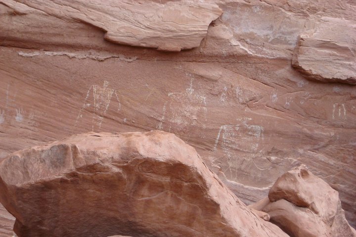 Anasazi Tour In Mystery Valley With Najavo Guide - thumb 0