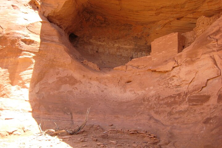 Anasazi Tour In Mystery Valley With Najavo Guide - thumb 1
