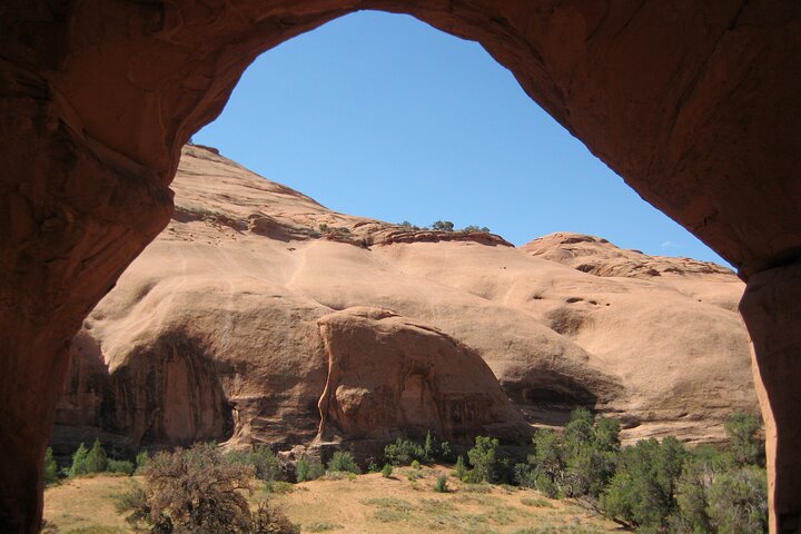 Anasazi Tour In Mystery Valley With Najavo Guide - thumb 3