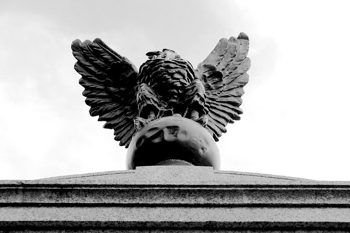 Genteel And Bard's Savannah Dark History And Ghost Walking Tour - thumb 3