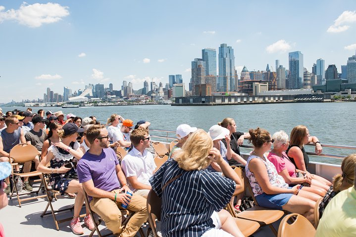 Circle Line: Complete Manhattan Island Cruise - thumb 3