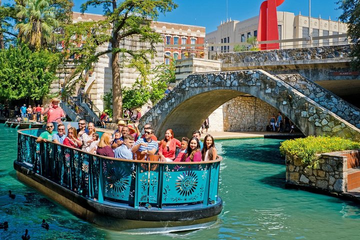 San Antonio River Walk Cruise And Hop-On Hop-Off Bus Tour - thumb 3