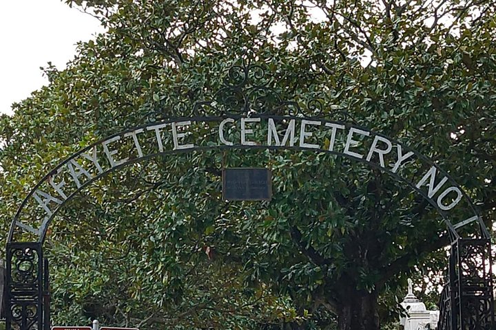 Garden District Walking Tour - thumb 0