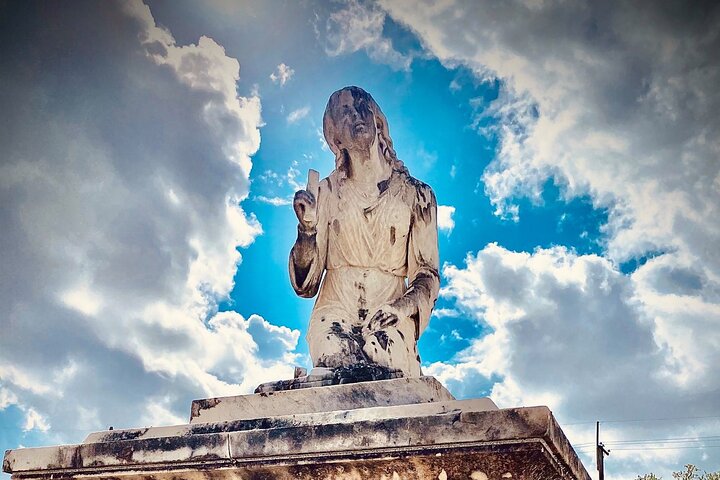 Cemetery And Voodoo Guided Tour In New Orleans - thumb 1