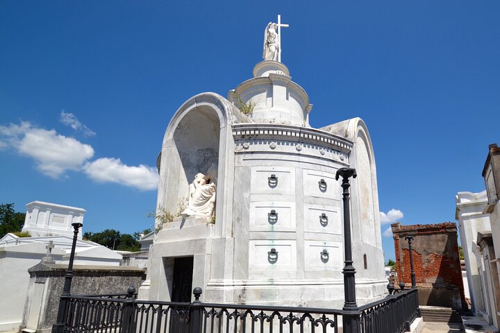 Cemetery And Voodoo Guided Tour In New Orleans - thumb 3