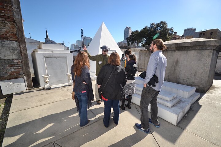 Cemetery And Voodoo Guided Tour In New Orleans - thumb 4