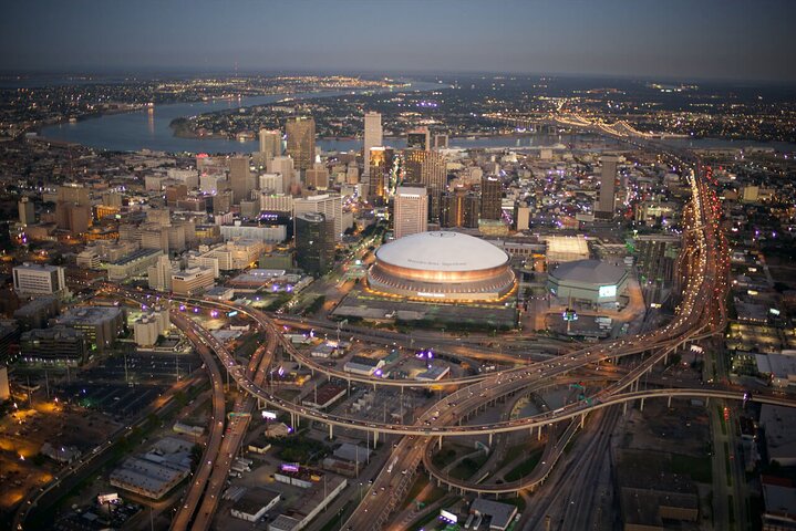 New Orleans Group Sightseeing Flight For 4-5 People - thumb 3