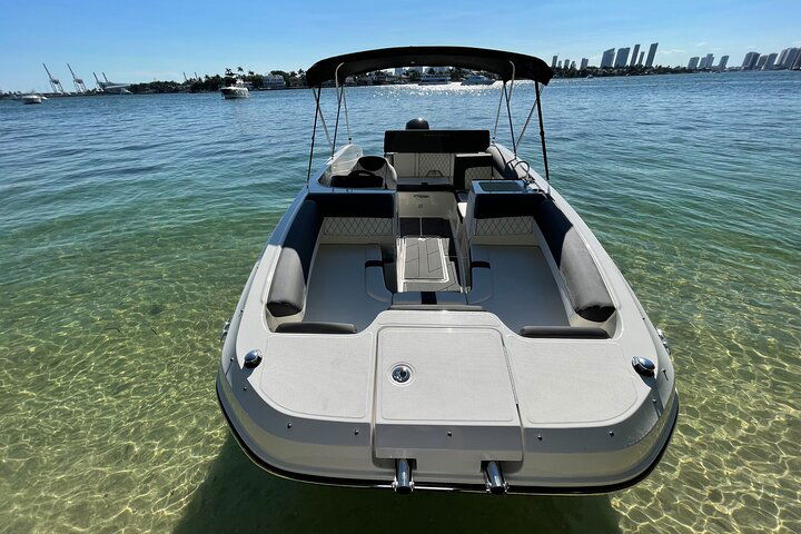 2Hr Private Boat Tour Miami Beach, Captain & Champagne, See The Island & Sandbar - thumb 3