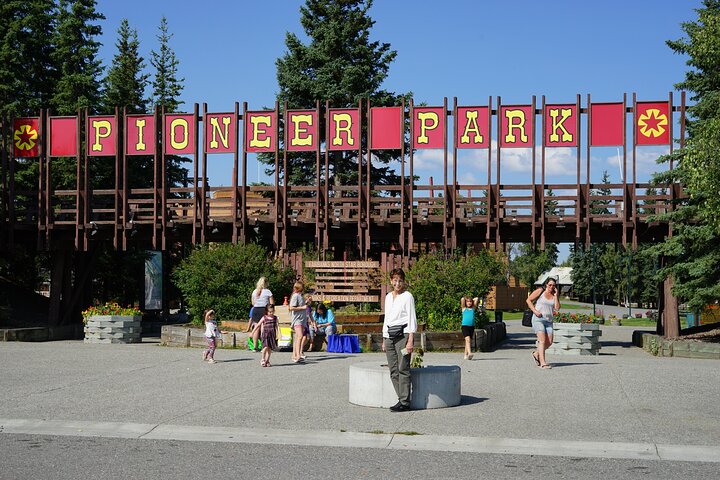 Fairbanks City Guided Tour With Photography Service For Parks, Museums & Garden - thumb 0
