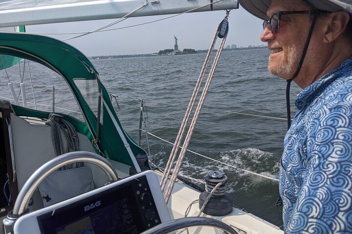 Private Tour LI Sound To East River To The Statue Of Liberty