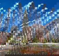 Tour-in-Four -- A Private four hour walking  driving city tour - USA Accommodation