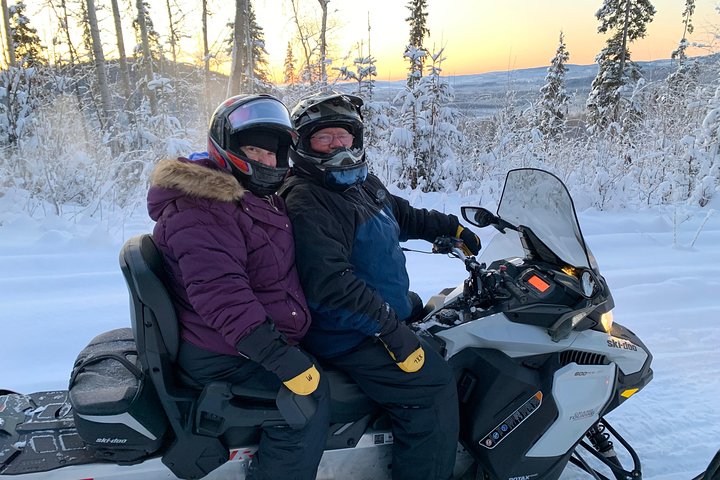 1-Hour Snowmachine Tour - thumb 3