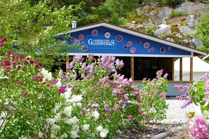 Skagway Shore Excursion: Jewell Gardens Tour And Glassblowing Demonstration