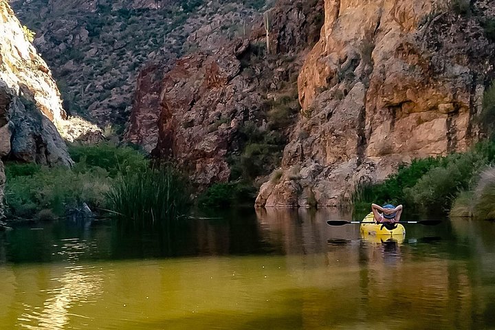 Canyon & Cliffside Kayaking On Saguaro Lake - thumb 2