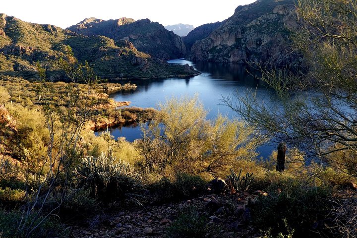 Canyon & Cliffside Kayaking On Saguaro Lake - thumb 4